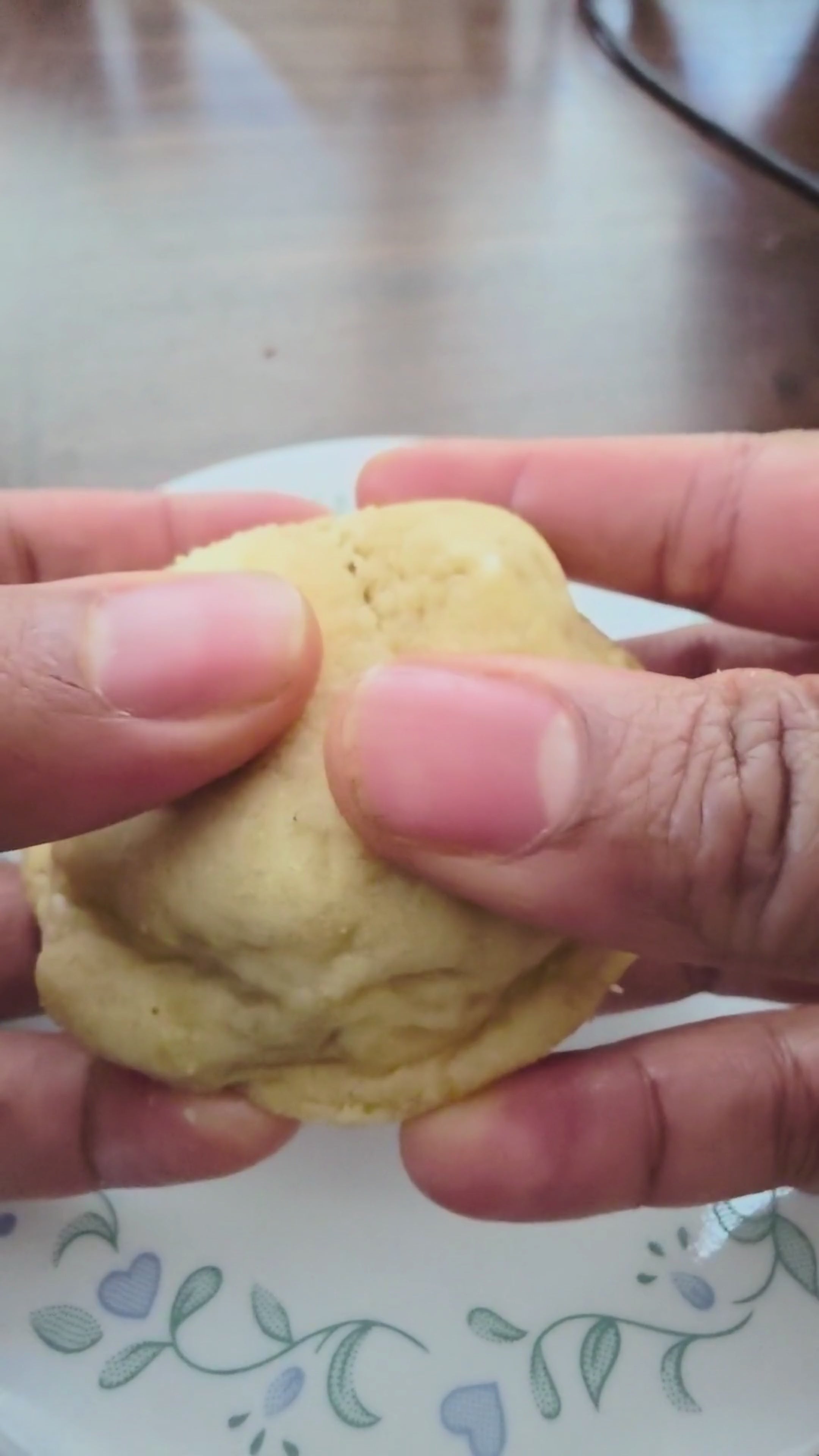 Mango White Chocolate Chip Cookies - Single-4.5 oz ea (Regular)